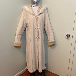 Elegant Cream Woman’s Long Coat with Faux Fur trim.